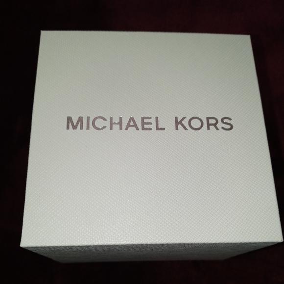 Michael Kors Watch - Picture 3 of 5
